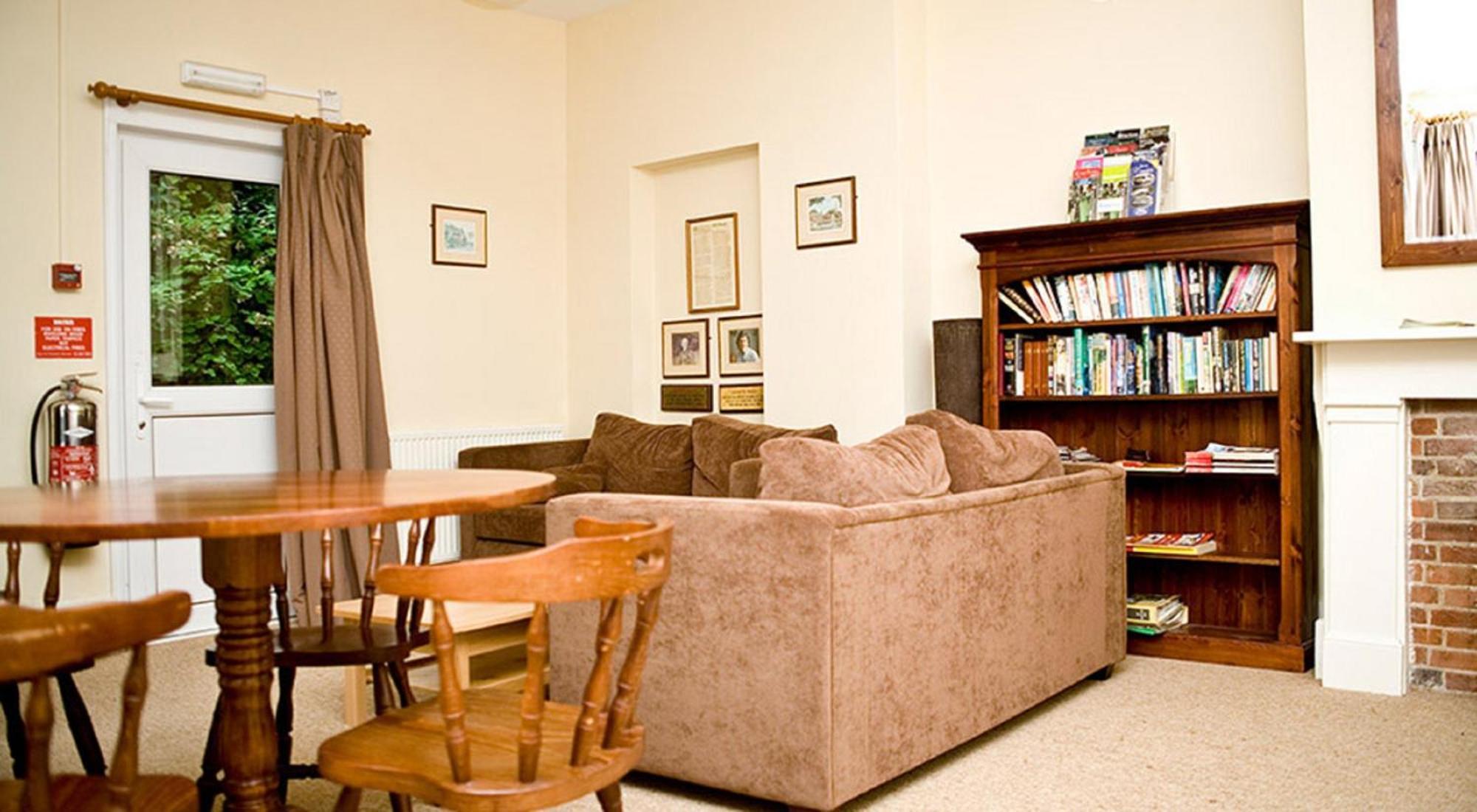 Yha On Thames Hostel